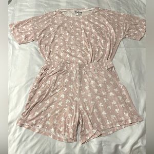 Disney Mickey and Minnie Womens 2 Pieces Shirt & Short Pajama Set, size M.